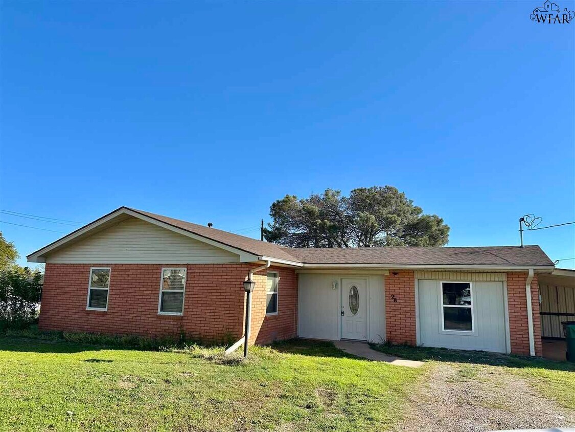 Primary Photo - 28 Cannan Dr