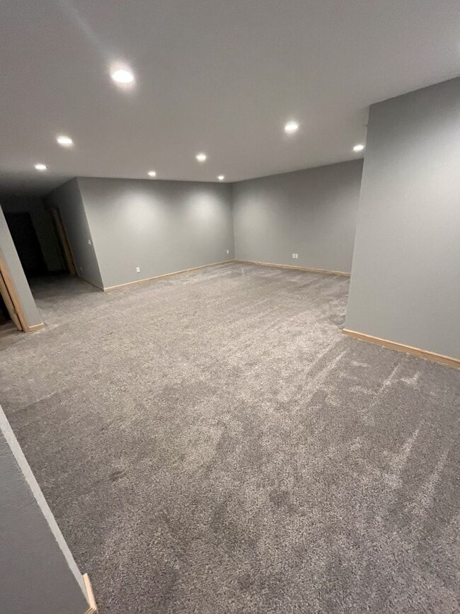 Building Photo - 122 Cathy Jean Ct