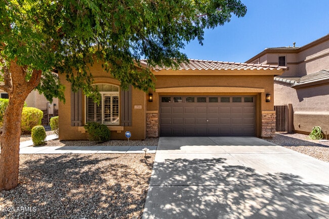 Building Photo - 2731 W Cottonwood Ln