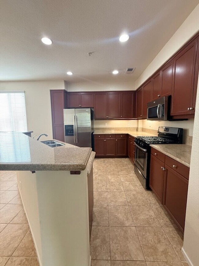 Foto del edificio - Lovely Otay Ranch townhome