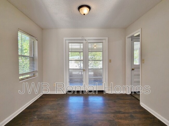 Building Photo - 4434 Rainer Rd