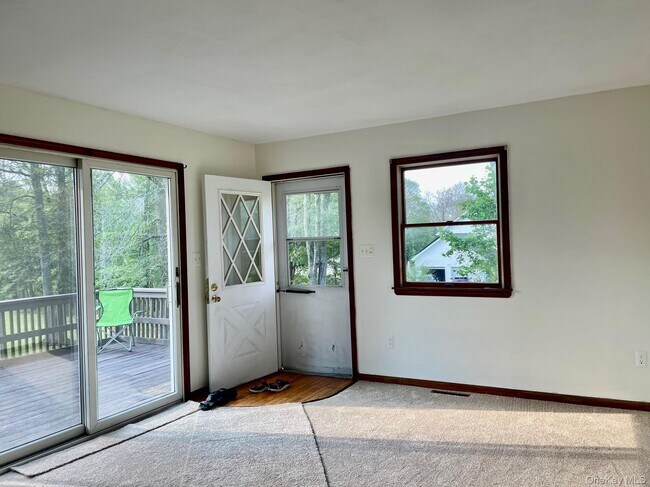 Foto del edificio - 80 Mallory Ln