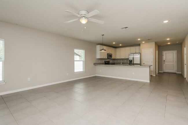 Building Photo - 348 Colony Ct
