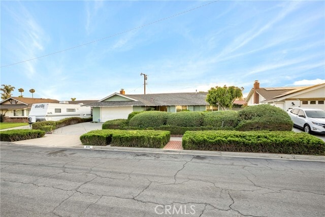 Building Photo - 5111 Roxborough Dr