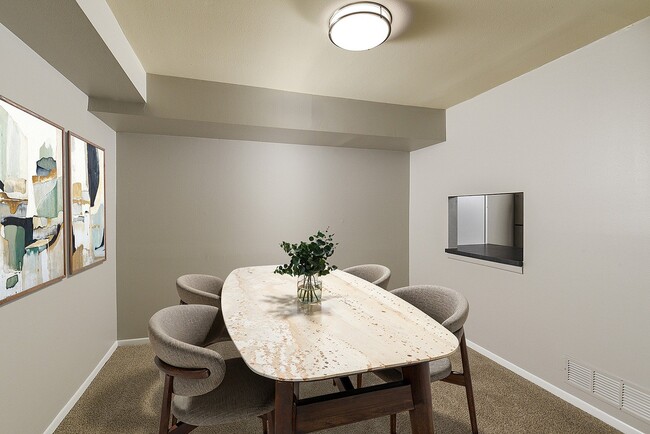 Dining Area - Stonecliffe