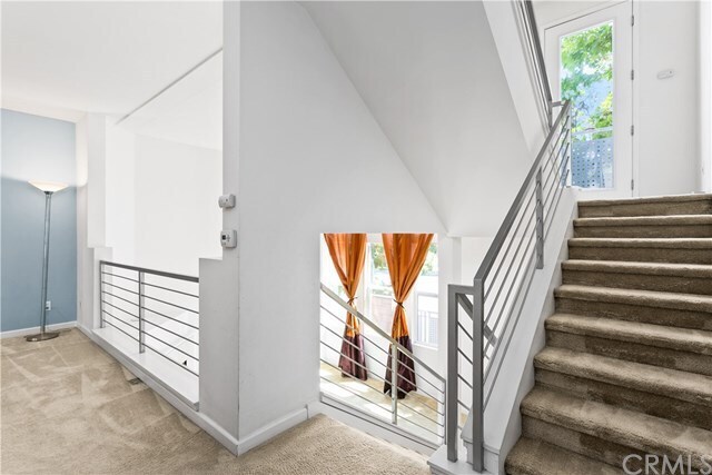Foto del edificio - 359 E Memory Ln