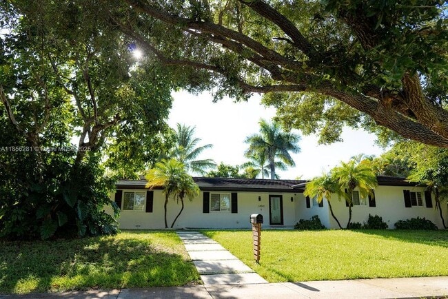 Building Photo - 14941 SW 87th Ave
