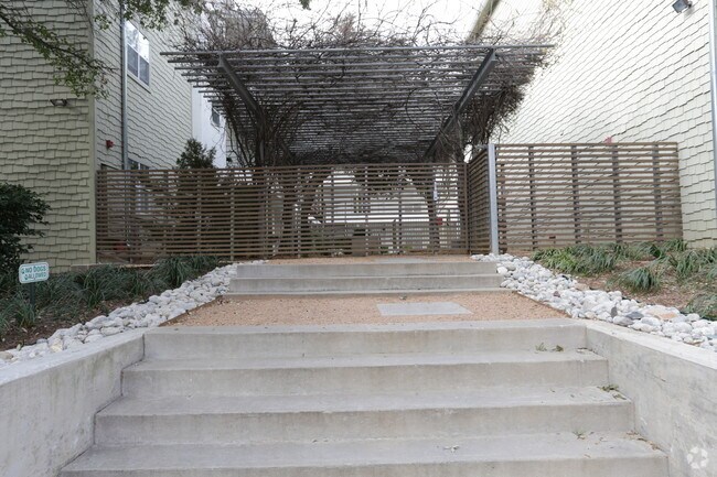 Foto del edificio - The Colonnade on Cole