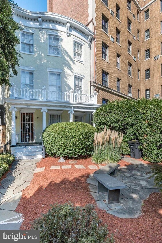 Foto principal - 1107 Massachusetts Ave NW