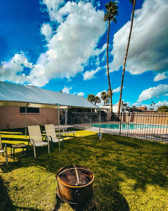 Foto del edificio - 4919 S Country Club Way