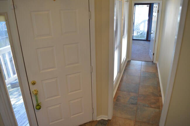 Building Photo - 2069 Tazewell Rd