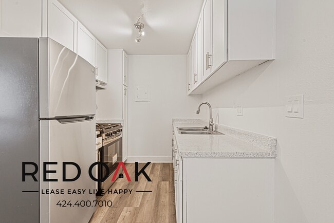 Foto del edificio - 13325 Heacock St
