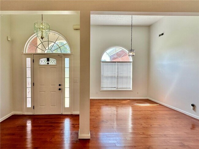 Building Photo - 1815 Jeffery Ct