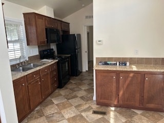 Foto del edificio - 2211 Ashberry Ave