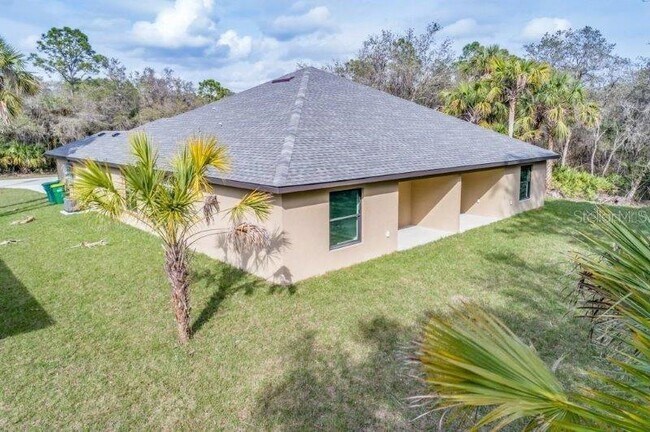 Building Photo - 17113 Thompson Ave