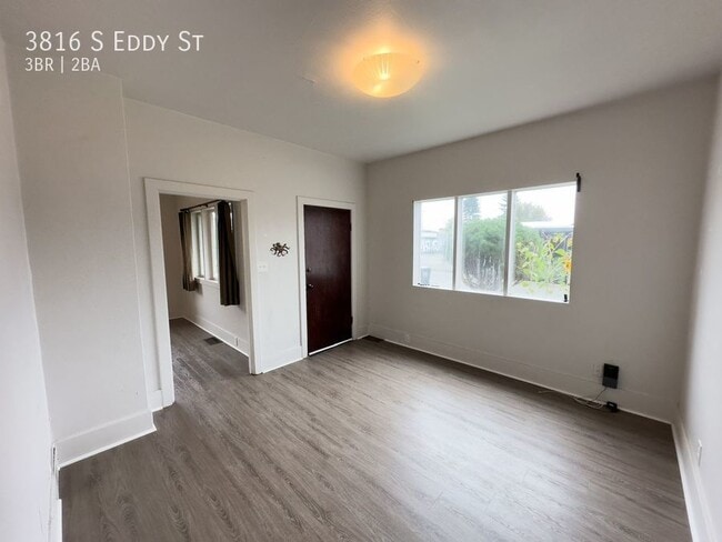 Building Photo - South Seattle - 3 Bedroom - 2 Bathroom Bri...