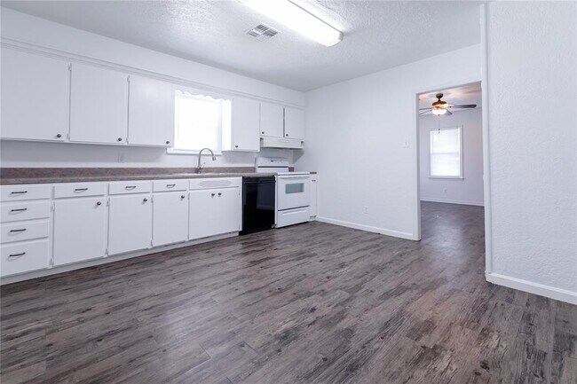 Foto del edificio - 324 S Lester St