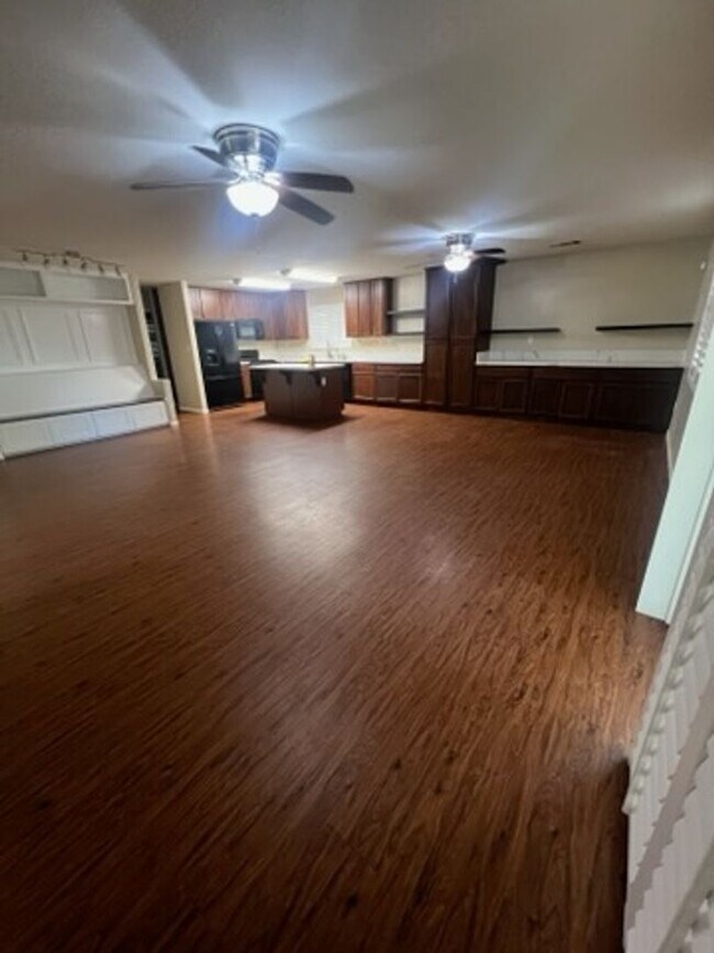 Foto del edificio - 5429 White Wheat Ave