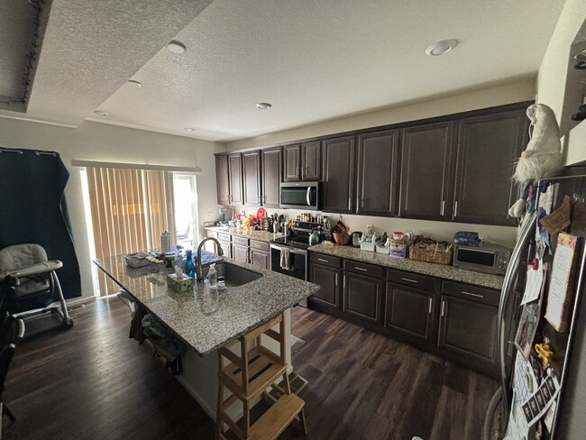 Kitchen - 3648 Abbotswood Dr