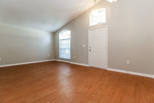 Foto del edificio - 6229 Chapel Pines Blvd