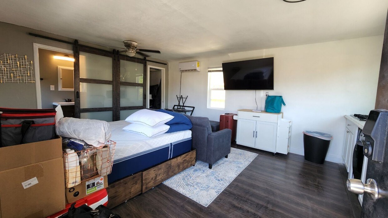 Unit has been completely remodeled from this picture - 1353 Klauber Ave