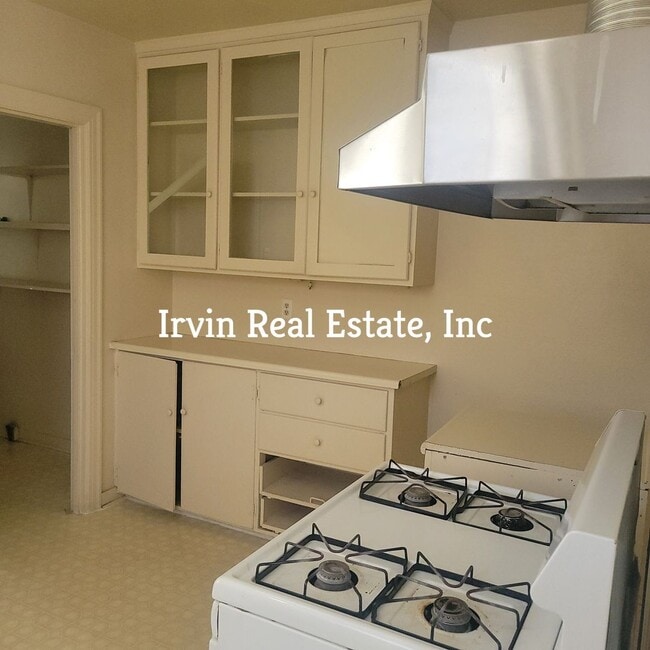 Building Photo - 3 bedroom,1 Bath
