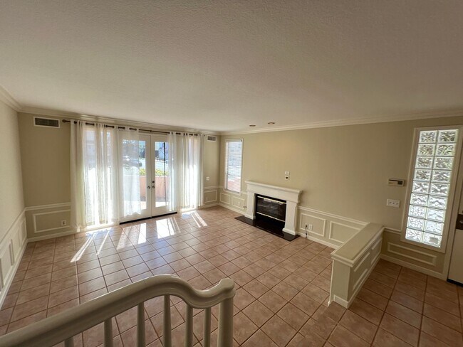 Foto del edificio - 3 Blocks To The Beach! 3 Bedroom 3.5 Bath ...