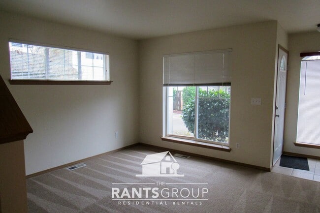 Building Photo - Spacious 3-Bed, 2.5-Bath home in the Olymp...