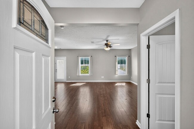 Building Photo - 520 Sunflower Dr