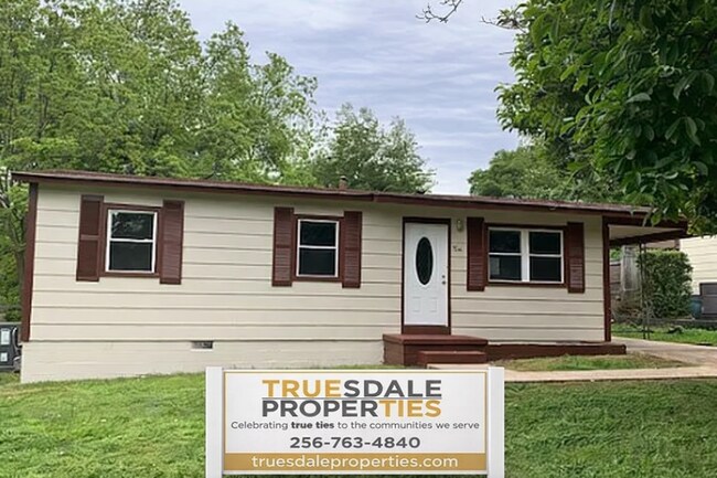 Foto del edificio - 3-Bedroom Home with Outdoor Entertaining Patio