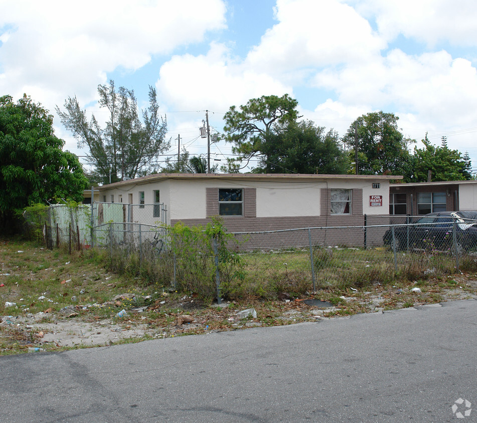 Building Photo - 1707-1709 NW 7th St