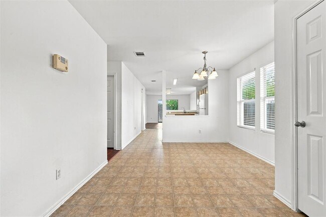 Building Photo - 5708 Colinton Ave