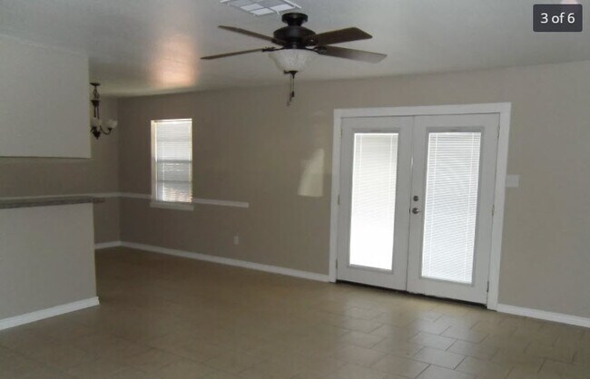 Foto del edificio - 4433 College Park Dr