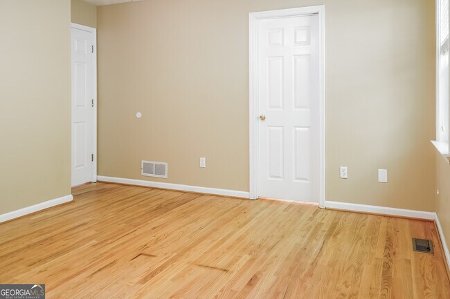 Building Photo - 50 Winterville Dr