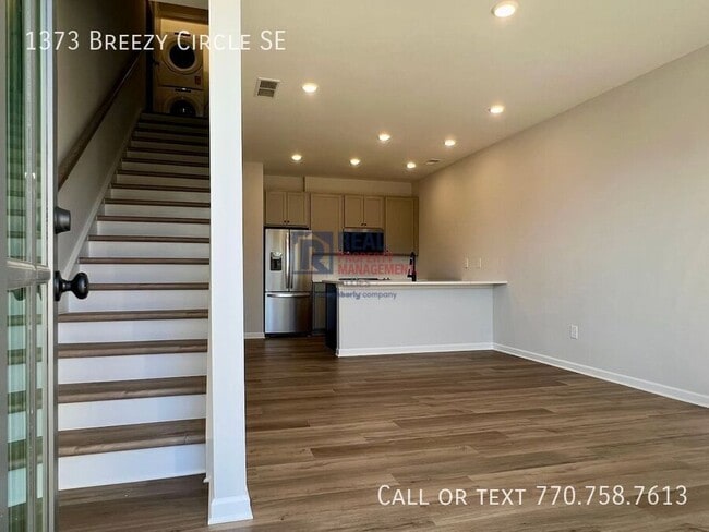 Building Photo - 1373 Breezy Cir