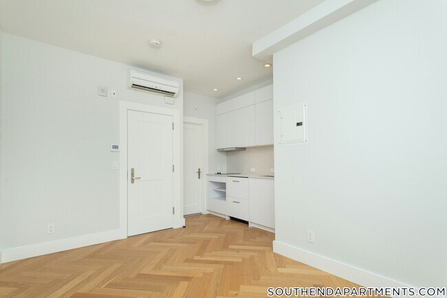 Foto del edificio - 461 Massachusetts Ave