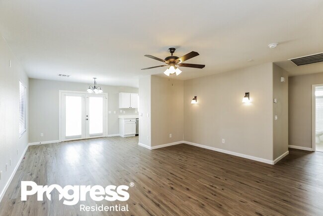 Building Photo - 2638 E Valencia Dr