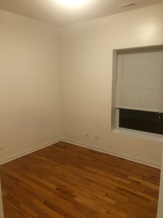 Foto del edificio - 3326 W Adams St