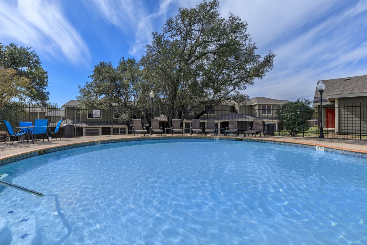 Foto principal - Townhomes at West Creek