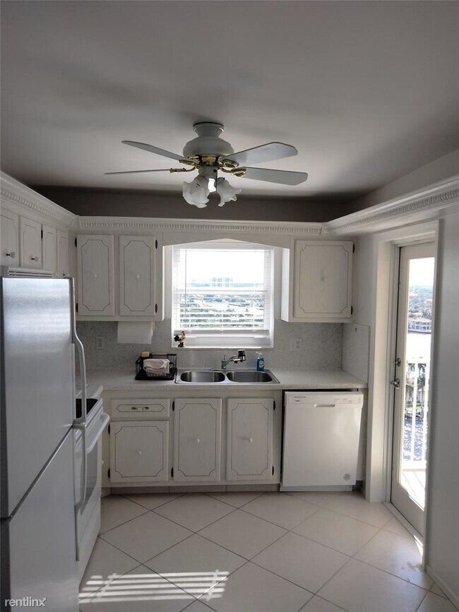 Foto del edificio - 2 br, 2 bath Condo - 1200 Hibiscus Ave # PH8