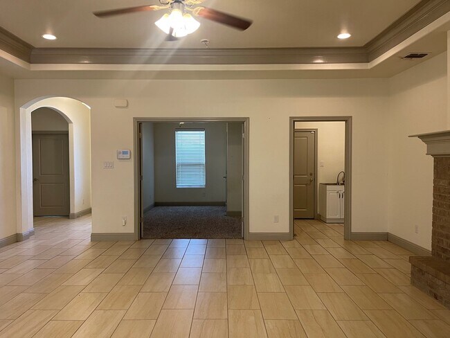 Building Photo - 1410 Overshine Ln