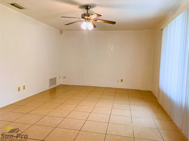 Foto del edificio - 1505 Edgewater Rd