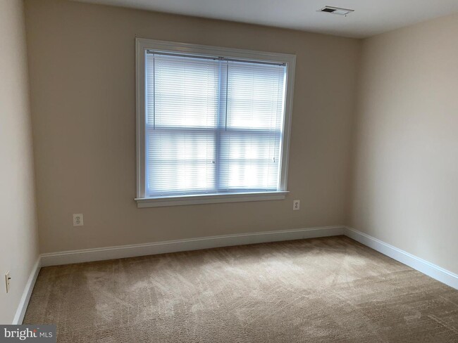 Building Photo - 11203 Katerina Dr S