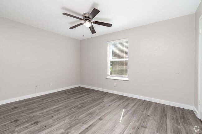 Cypress - 2BR, 1BA - 805SF - Primary Bedroom - Gazebo Apartments (Denton, Tx)