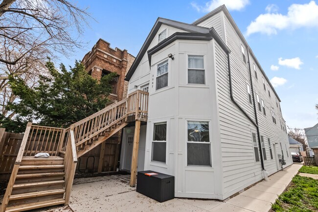 Foto del edificio - 3087 N Elbridge Ave