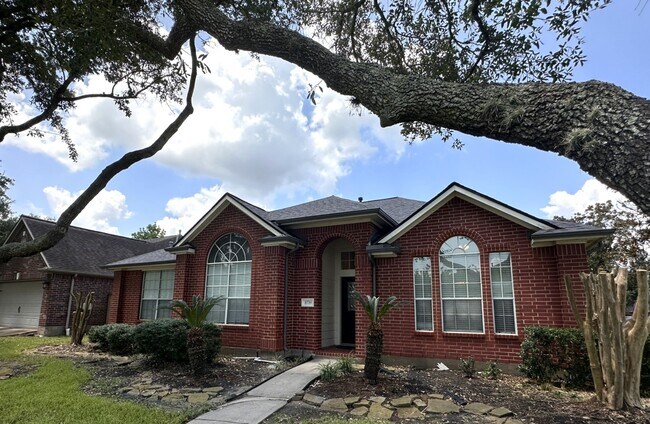 Foto del edificio - 8739 Saratoga Dr