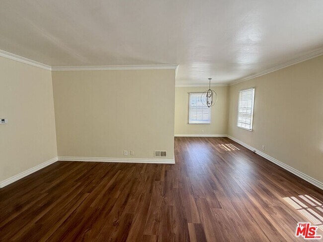 Foto del edificio - 1244 Smithwood Dr