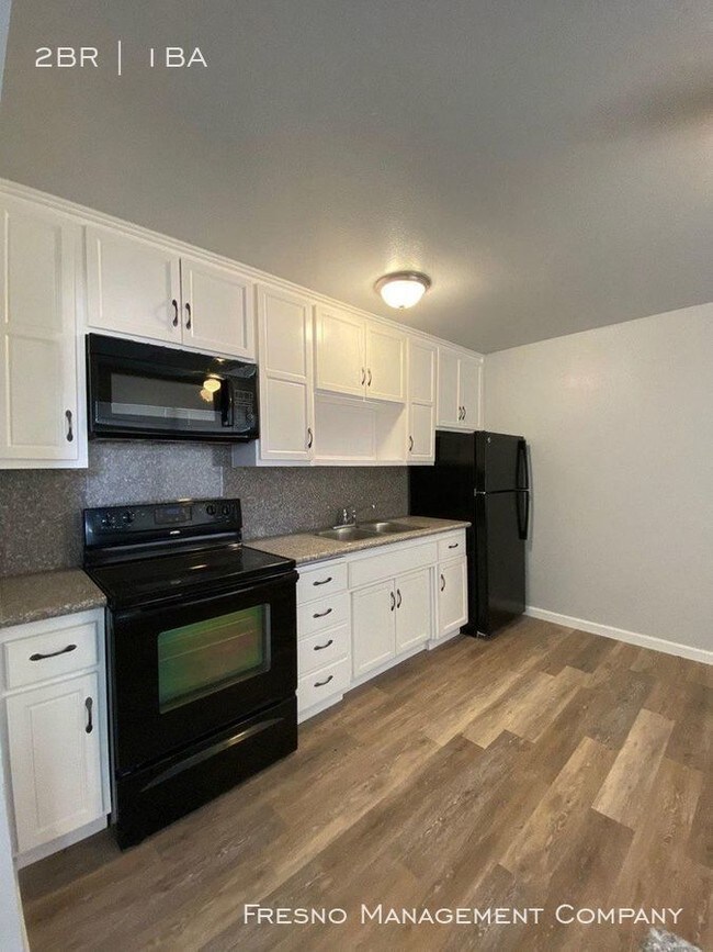 Foto del edificio - 1484 N Cedar Ave