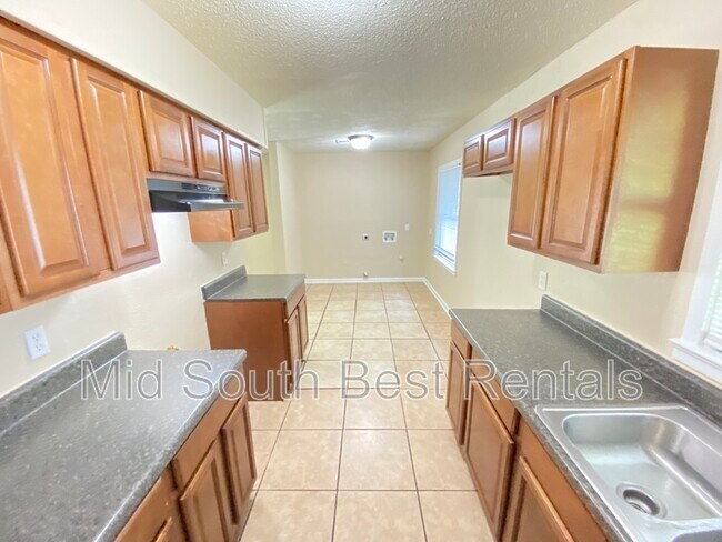 Building Photo - 1509 Mink St