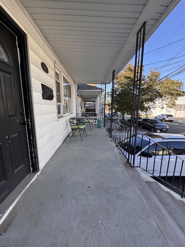 Building Photo - 161 Newman Ave